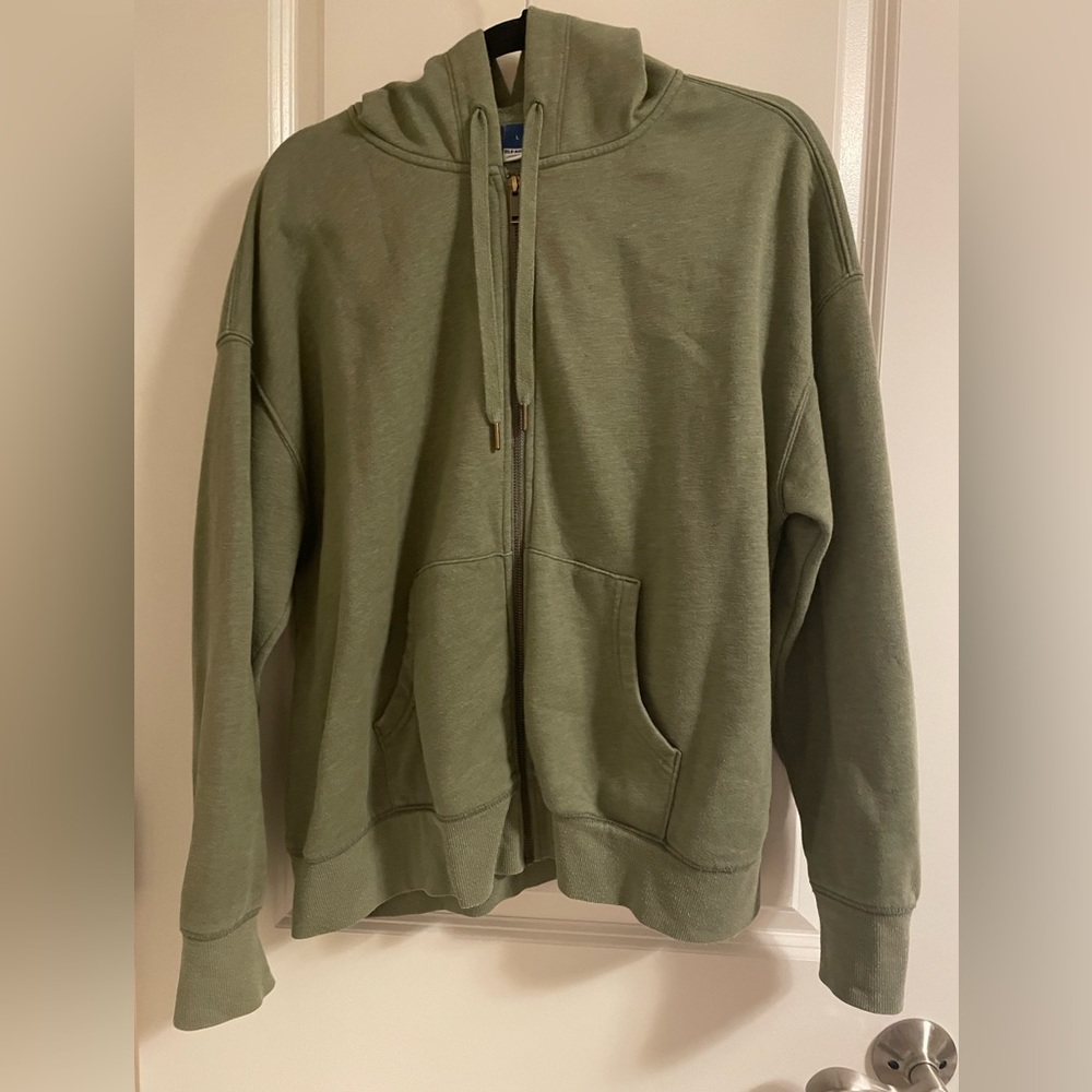 Green Old Navy sweatshirt
